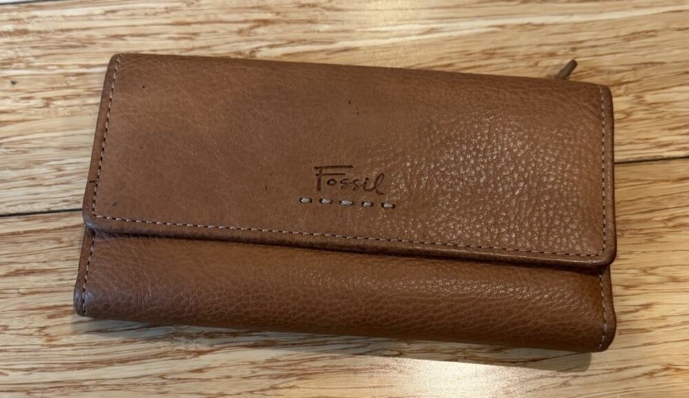 Fossil Wallet Brown Leather Full Size Trifold Checkbook Credit Card Slots Pebble